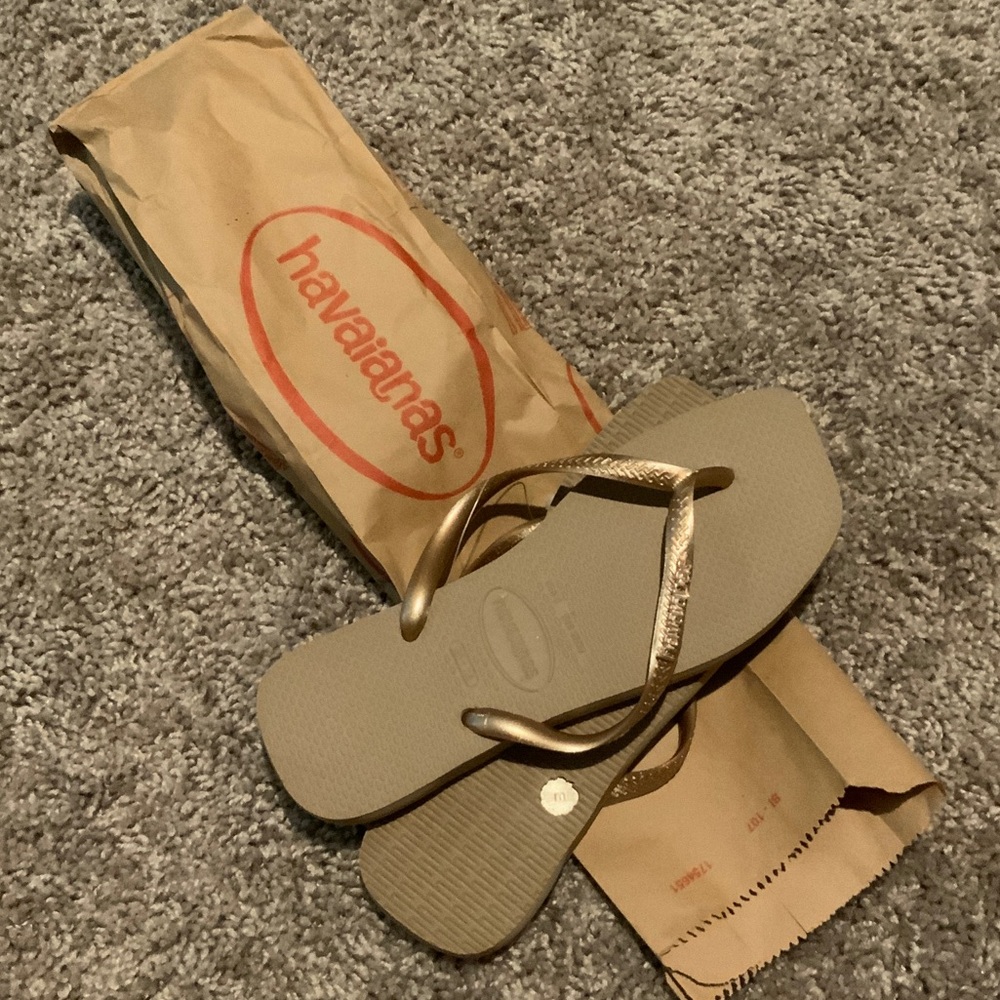 Havaianas Metallic Gold Sandals